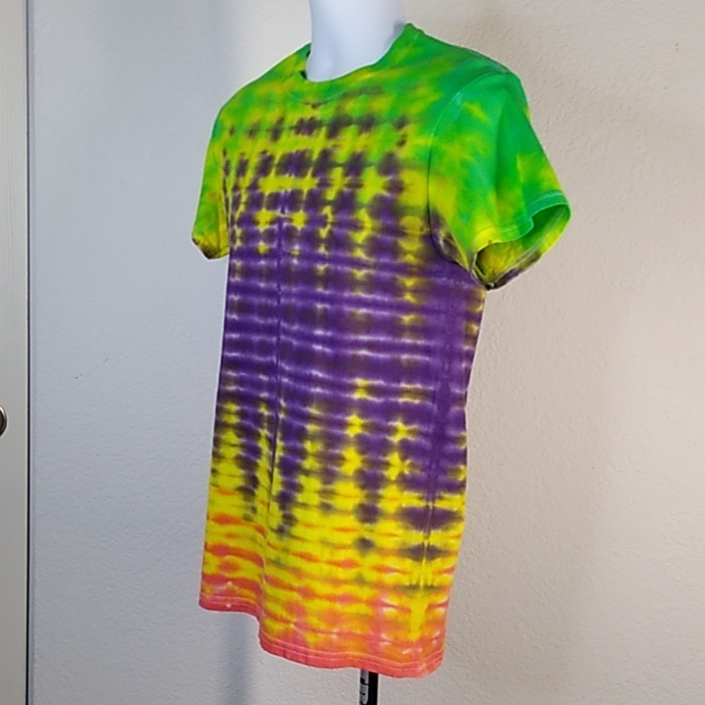 New Gildan Purple, Yellow,Green,Orange Tie-Dye T-Shirt - Picture 3 of 5